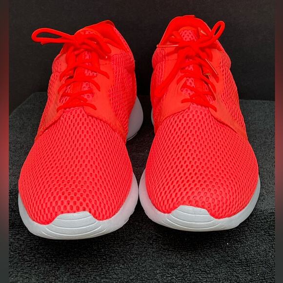 NIKE ROSHE ONE HYPERFUSE BR MEN SIZE 11.5 TOTAL CRIMSON & WHITE - Picture 5 of 10